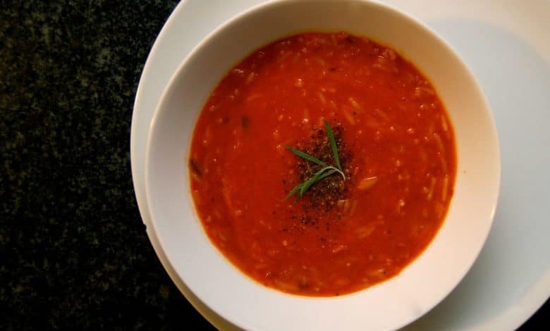 מרק עגבניות ואורז - מתכון מהיר ומושלם להכנת מרק מנצח
